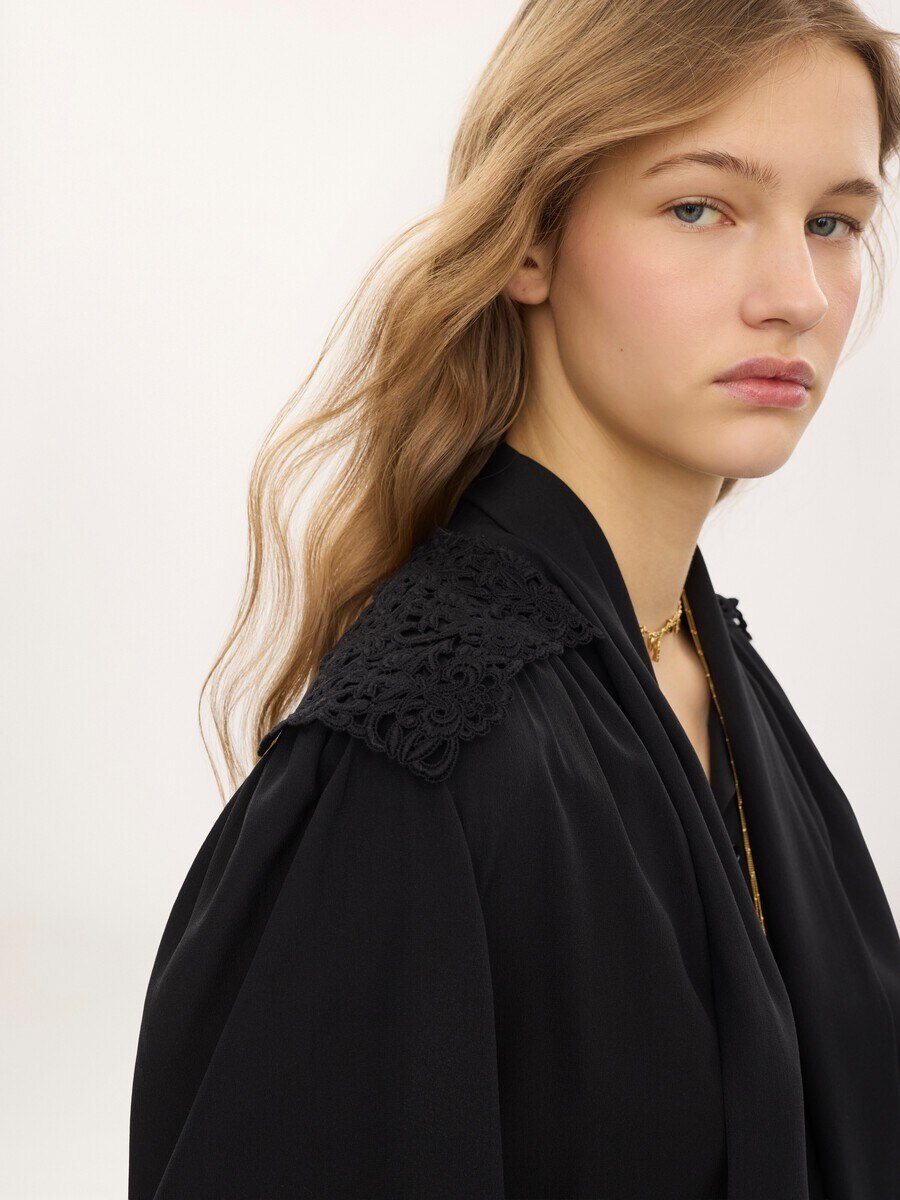 Gathered scarf-tie blouse in cr&ecirc;pe de chine & lace - 7