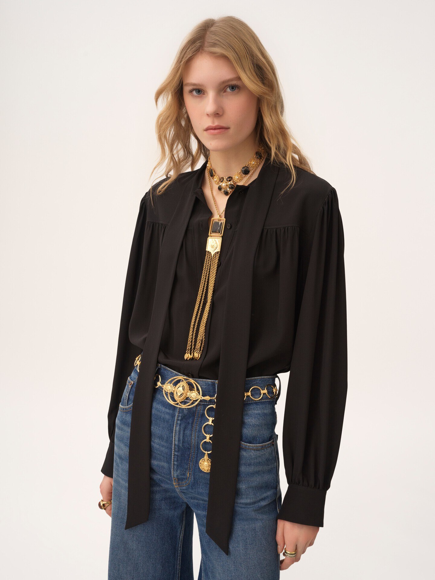 Maxi gathered lavalli&egrave;re blouse in cr&ecirc;pe de chine - 4