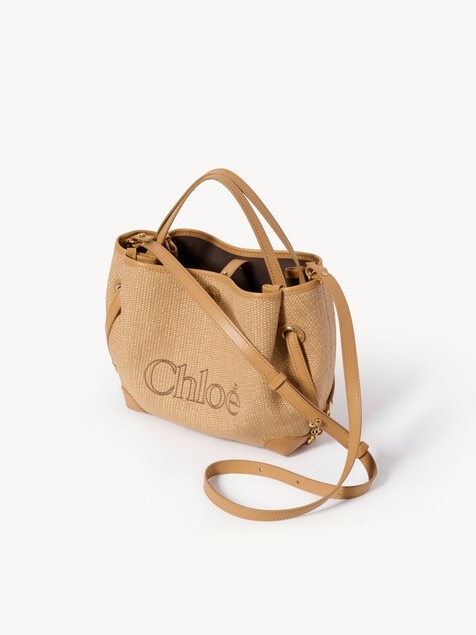 Bolso de doble asa Chlo&eacute; Clover peque&ntilde;o de fibras de efecto rafia