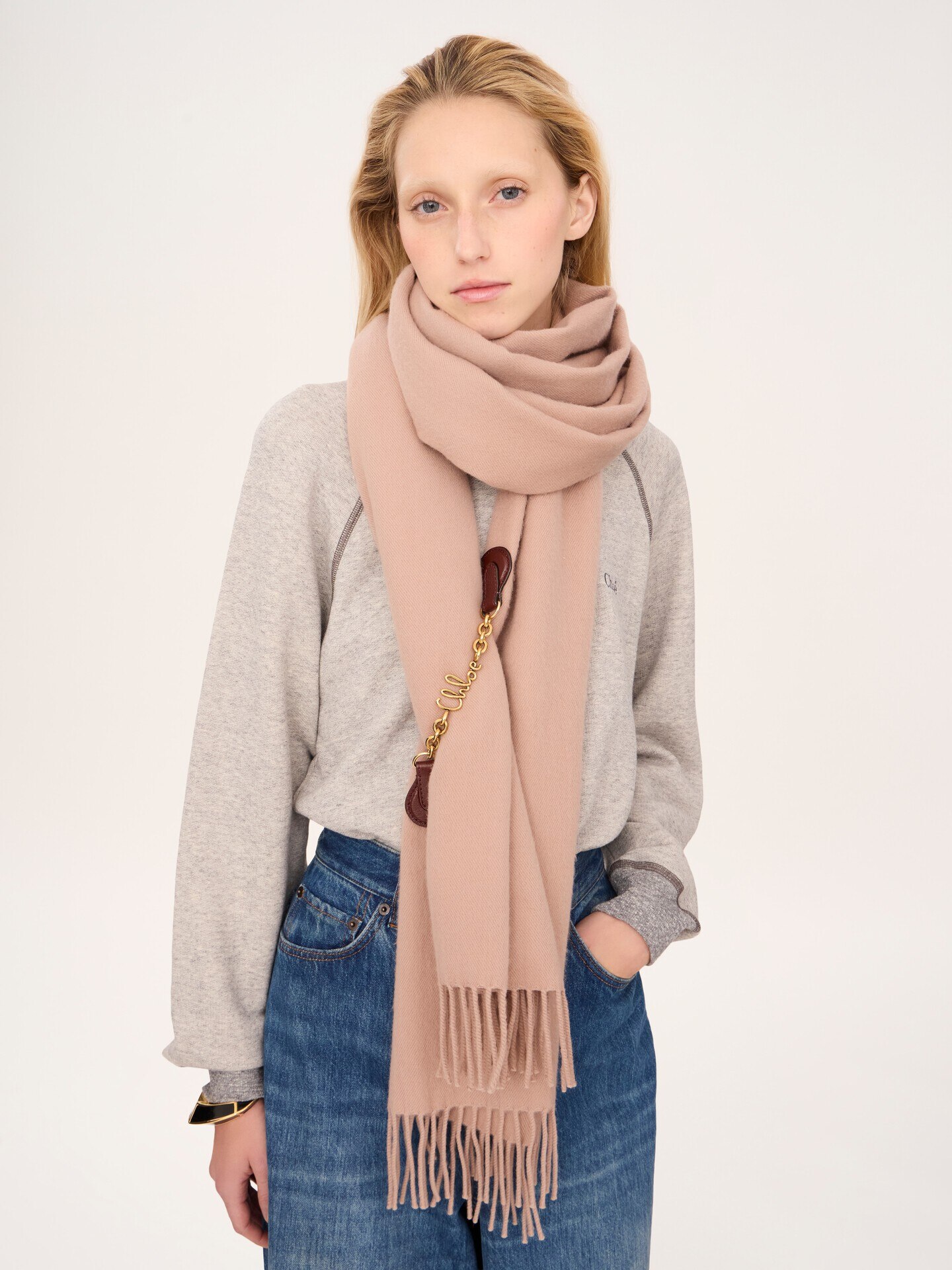 The Chlo&eacute; Iconic scarf in wool - 4