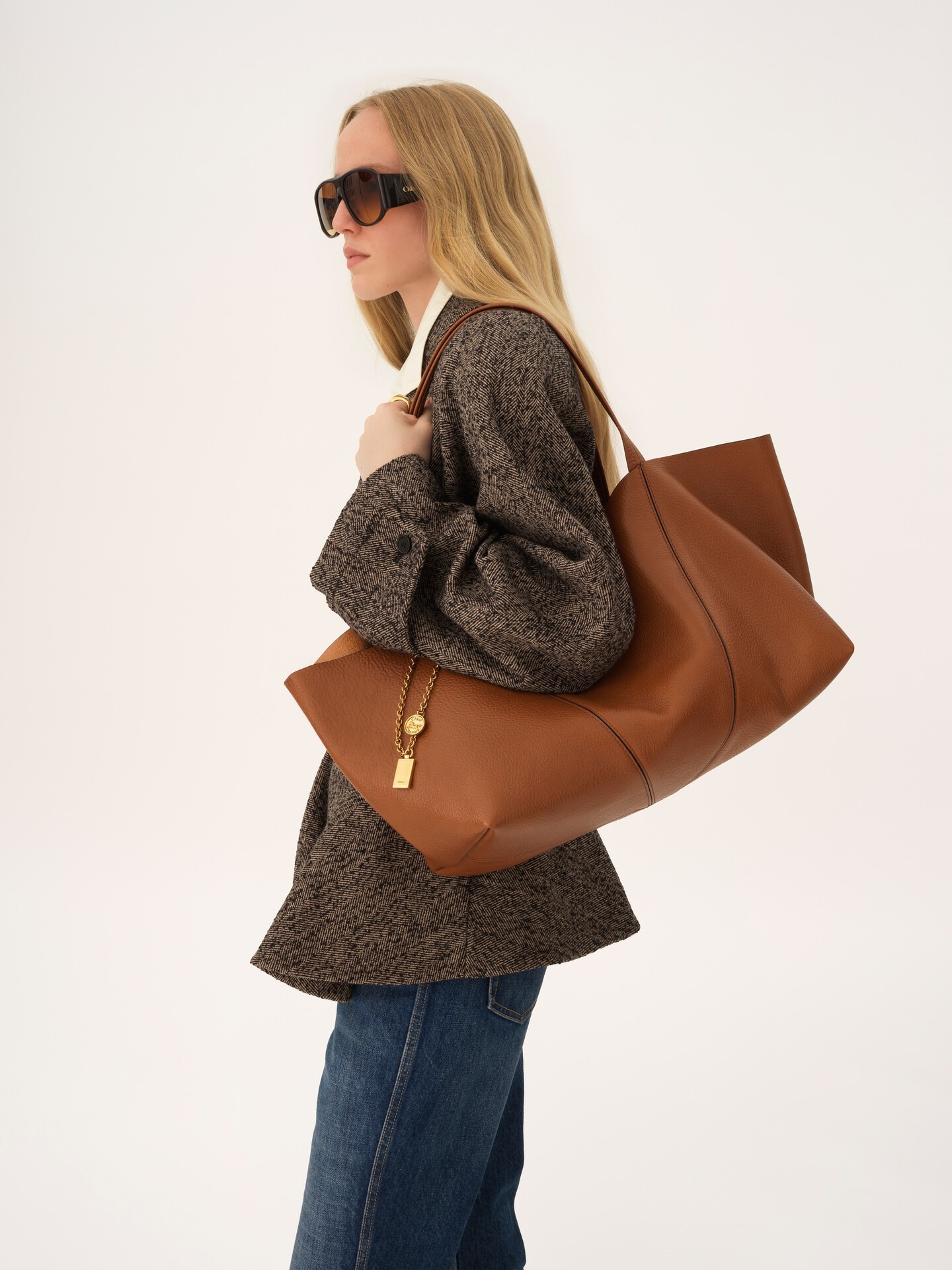 Chloé Spin east-west tote bag in grained leather - 3