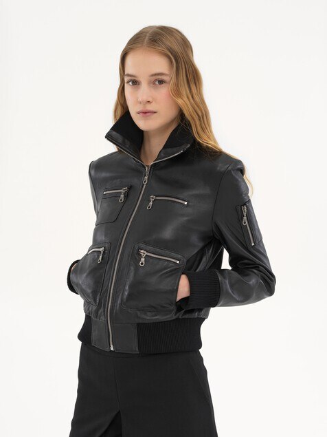 Short blouson in leather