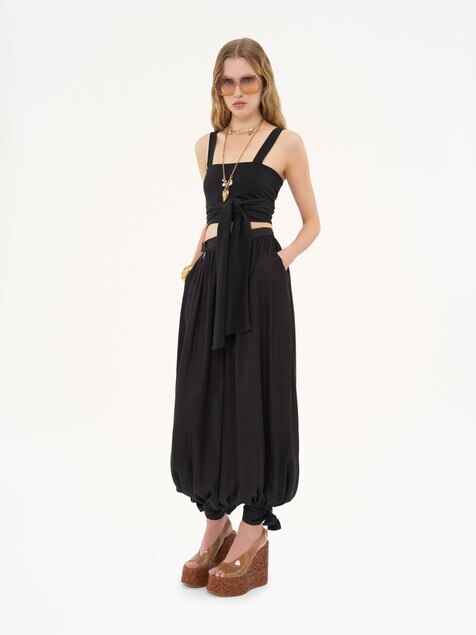 Top de tirantes cropped con lazo frontal de crep&eacute; de China