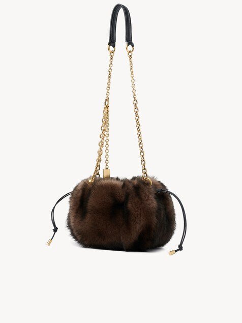 Bolso de hombro Chlo&eacute; Pliss&eacute; con cadena de cuero de borrego