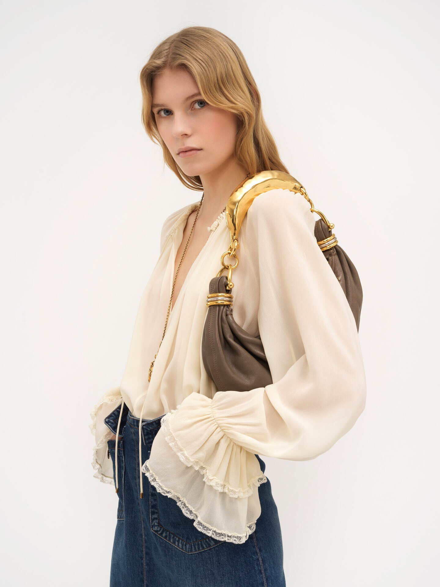 Small Bracelet Hobo Bag in grained leather - 3