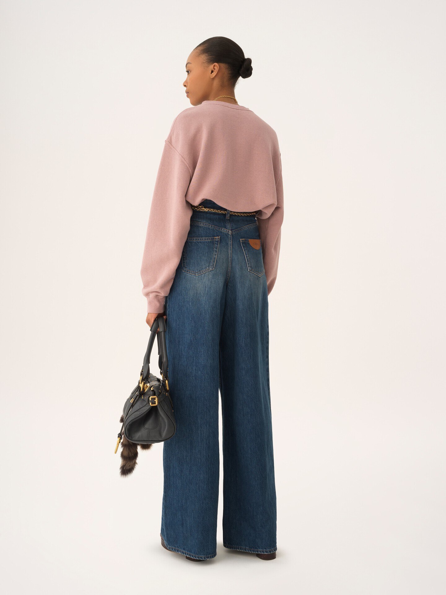 Oversized logo jumper in chin&eacute; fleece - 6