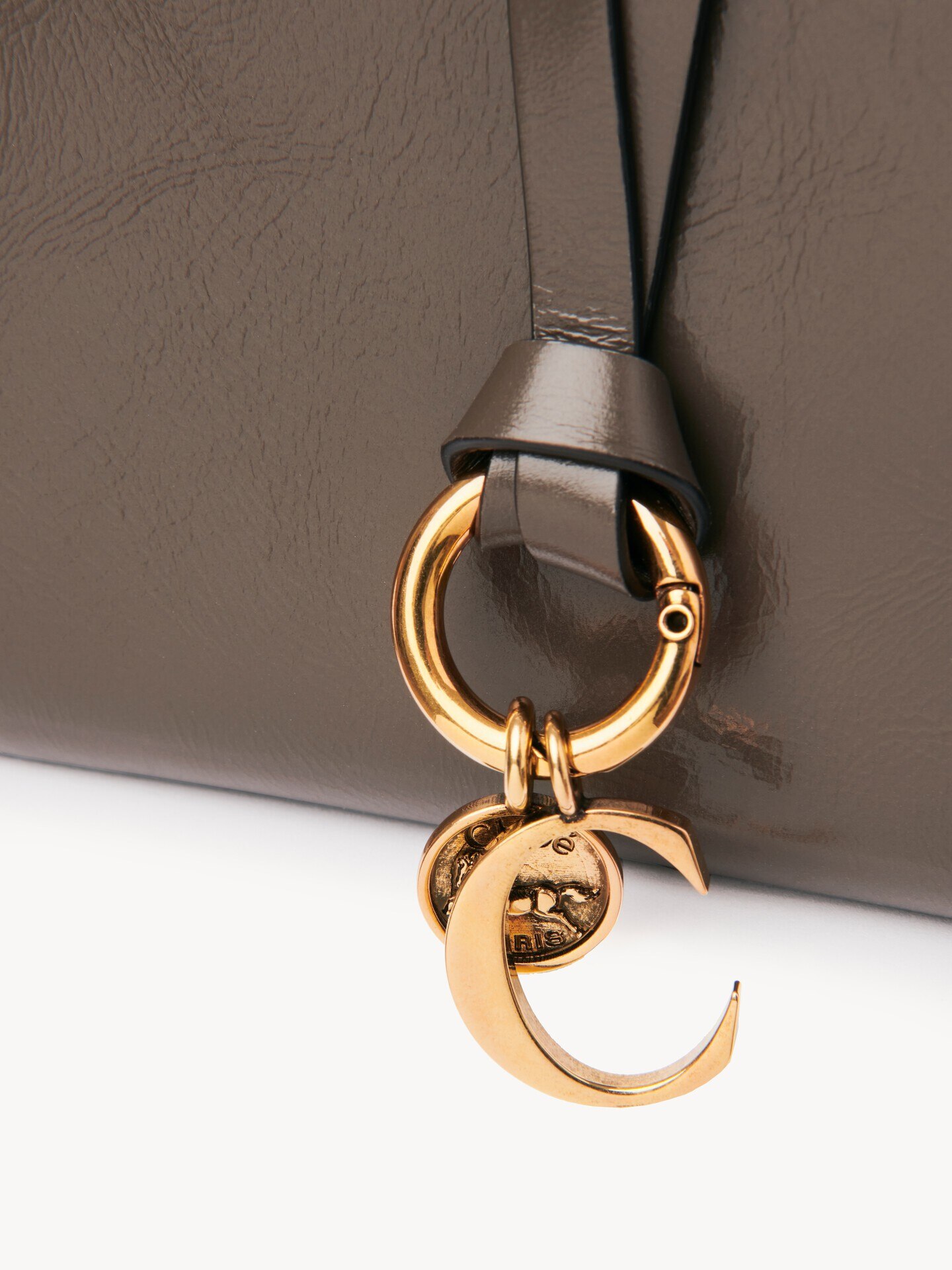 Alphabet bifold wallet in shiny leather - 6