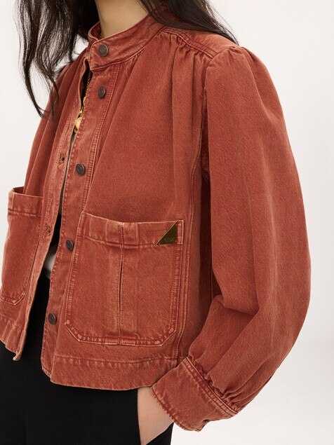 Chaqueta fruncida de cuello alto en tejido vaquero