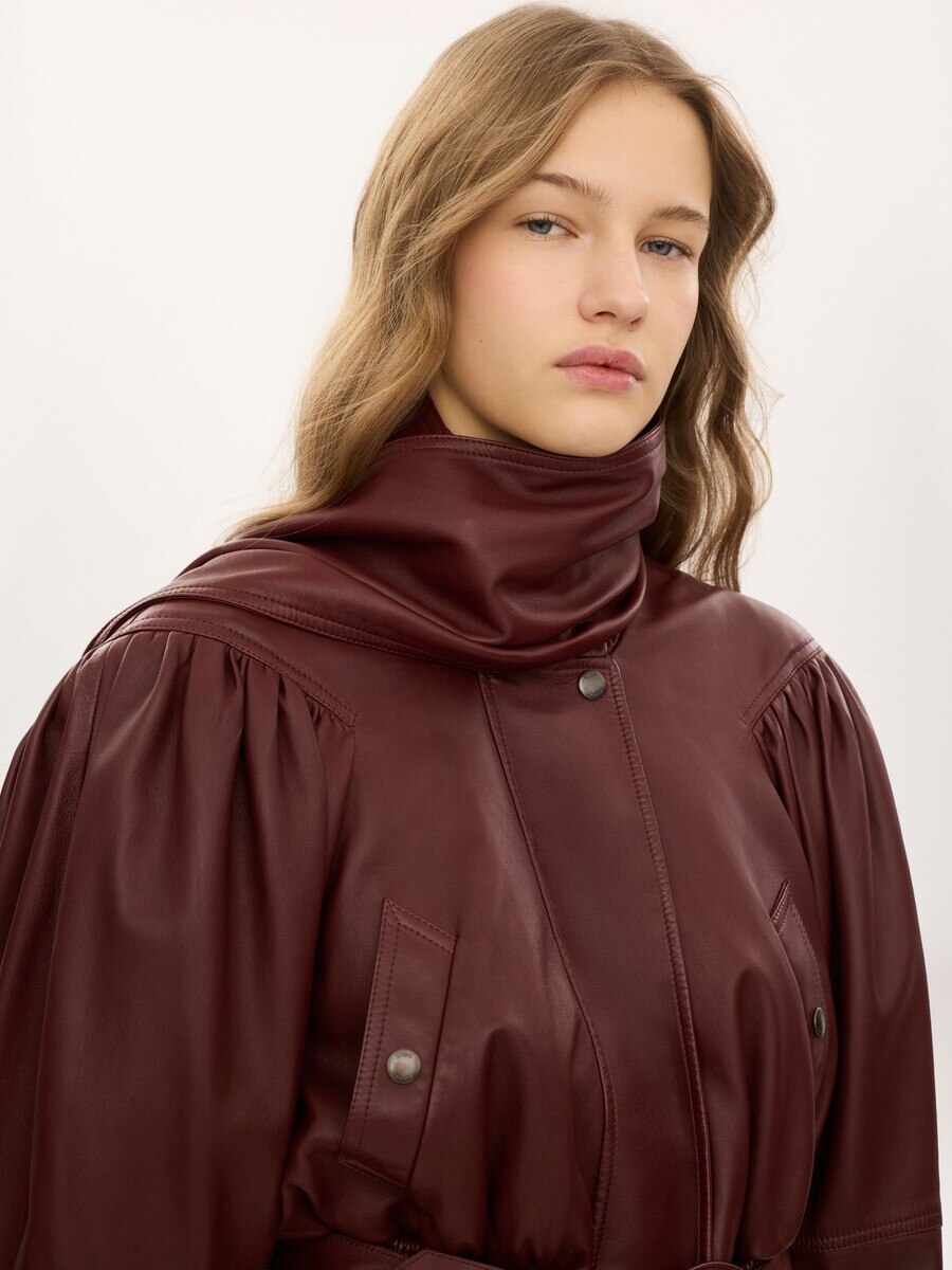 Cropped scarf jacket in leather - 11