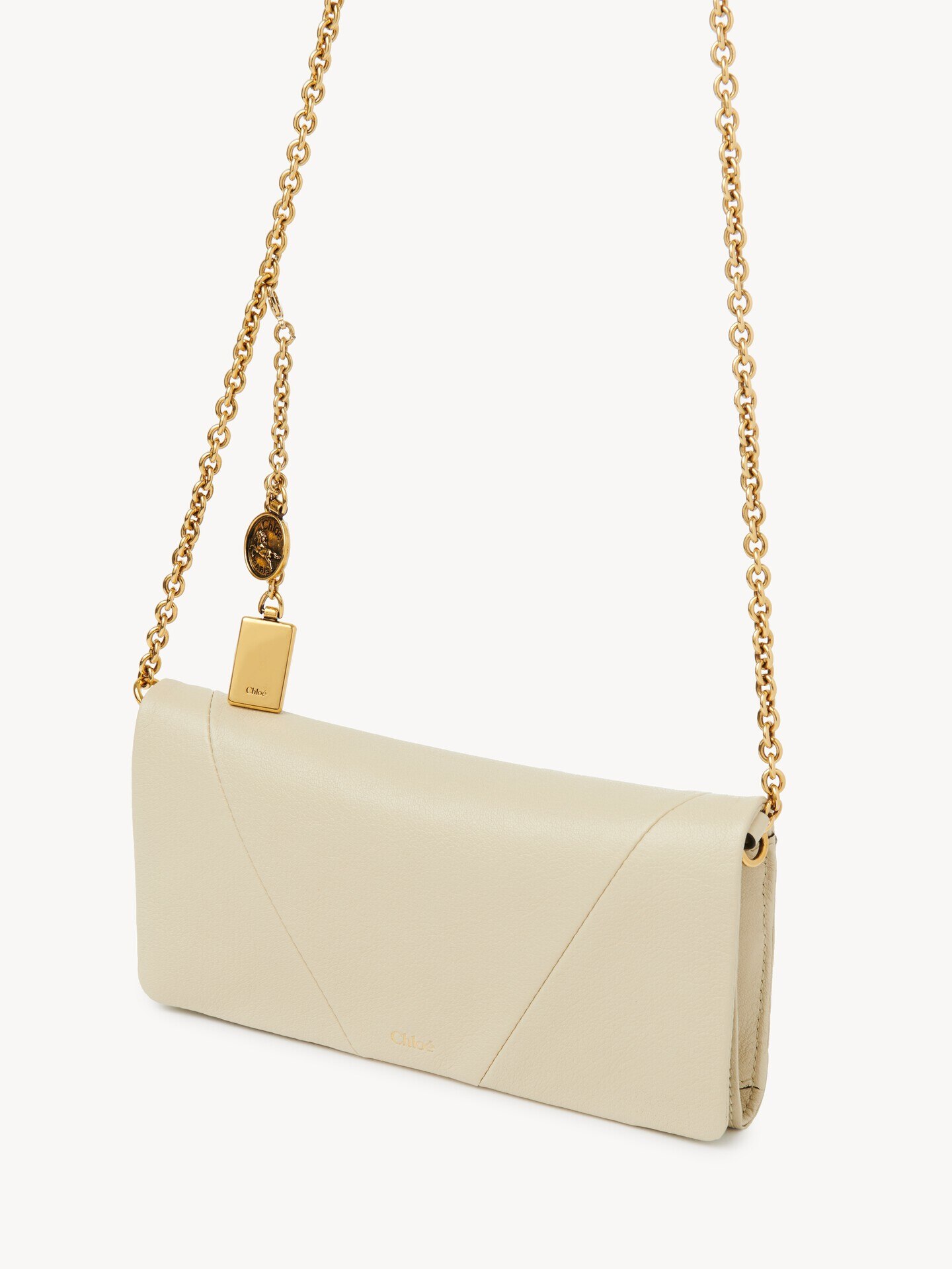 Chloé Spin flap wallet on chain in grained leather - 4