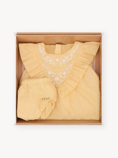Set de regalo para beb&eacute;: vestido de ceremonia y bombachos