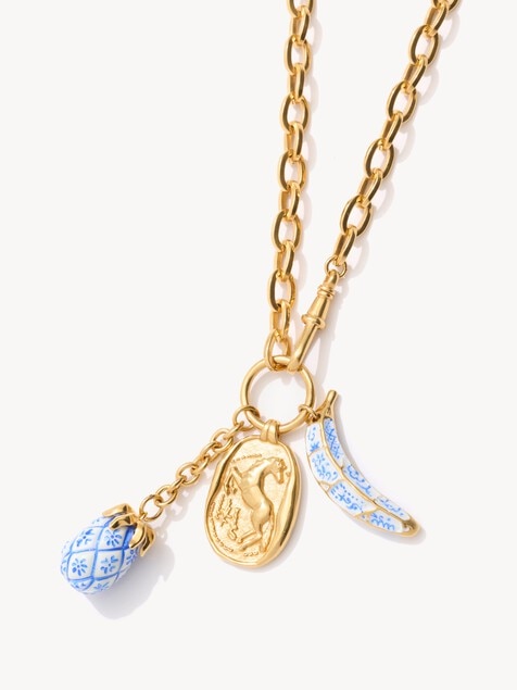 The Chlo&eacute; Bloomcraft pendant necklace
