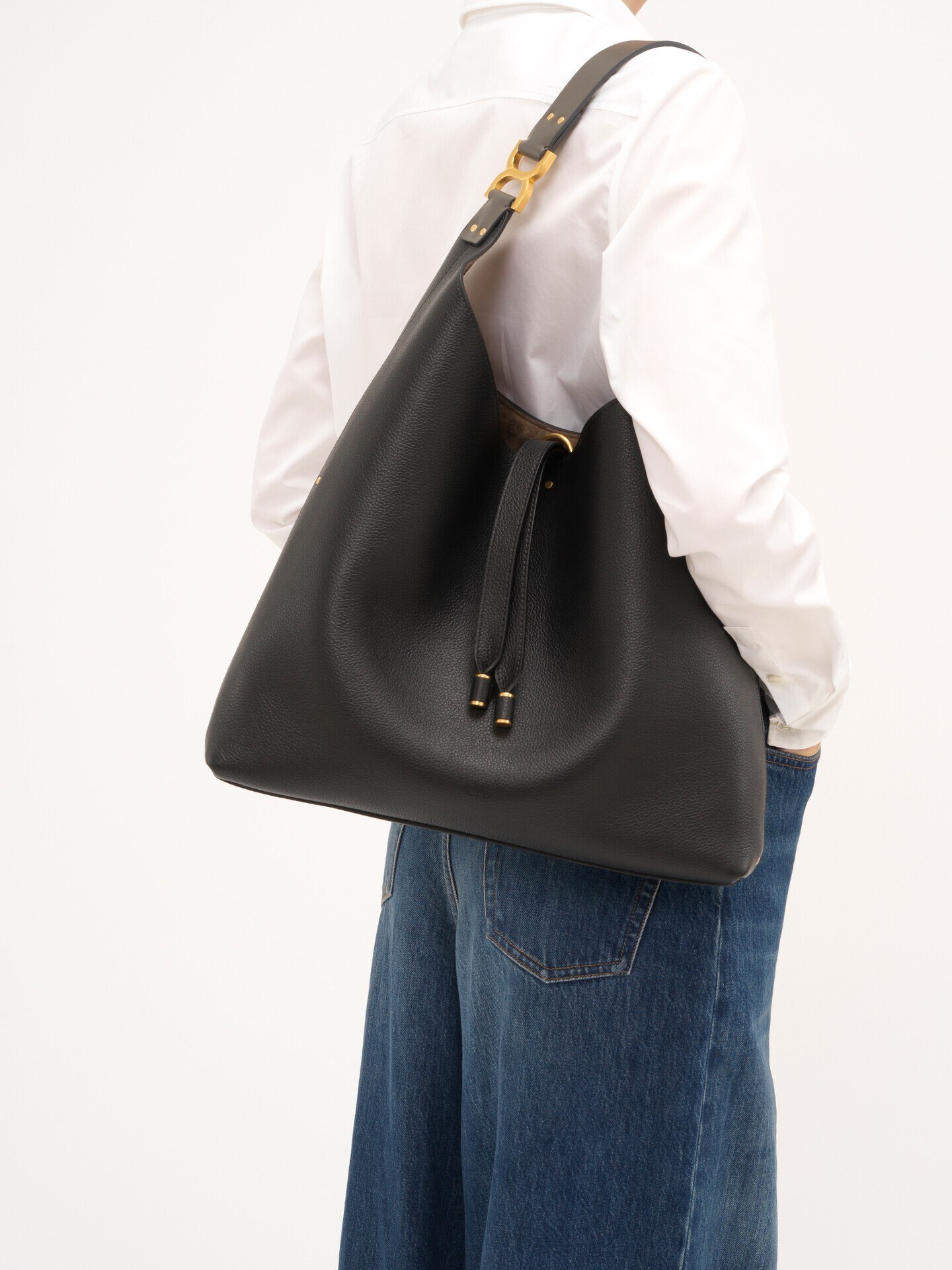 Marcie hobo bag in grained leather - 3