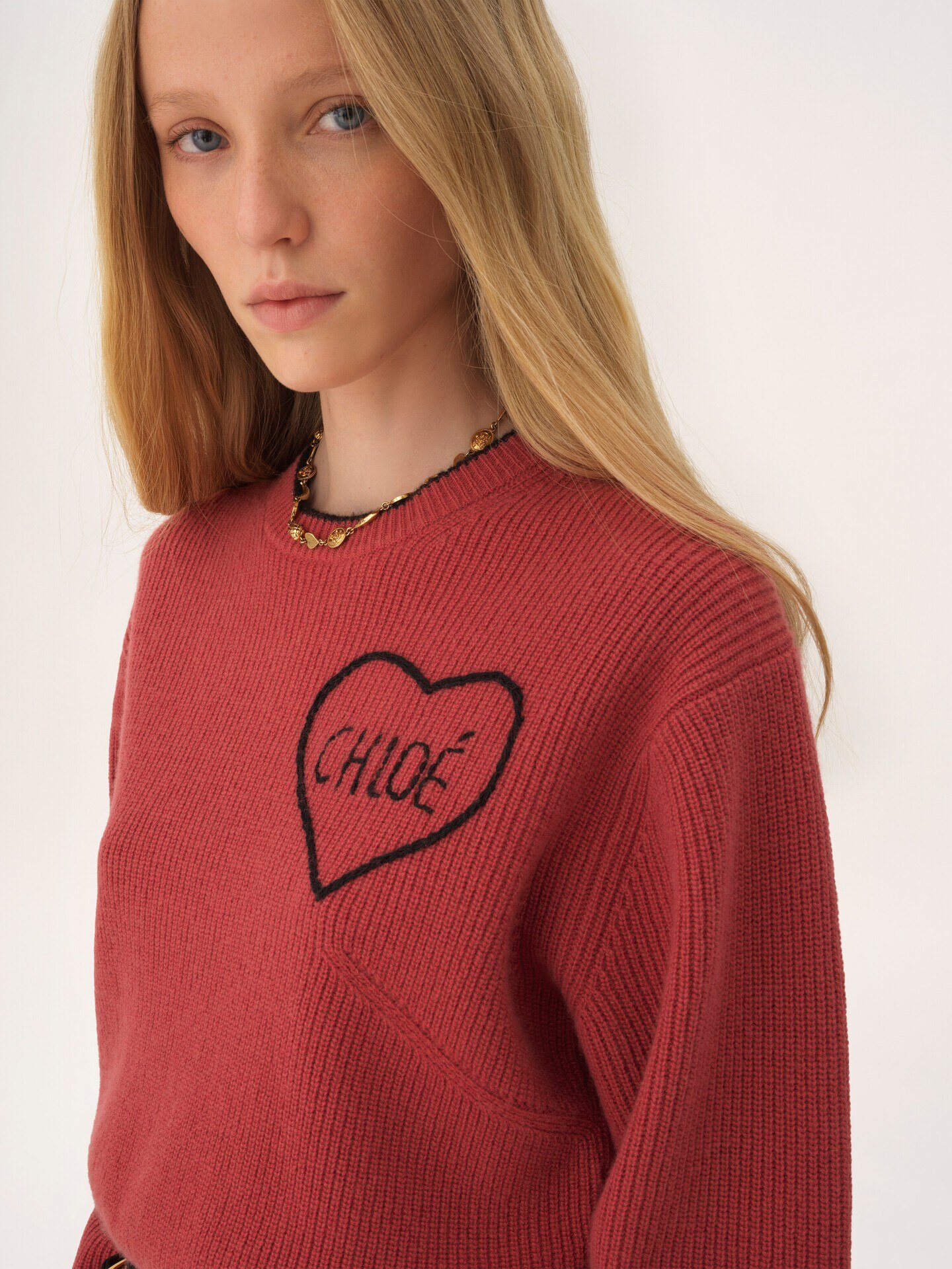 Cropped fitted logo jumper in a wool knit - 6