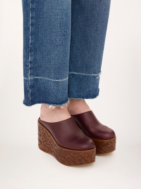 Maxime wedge mule