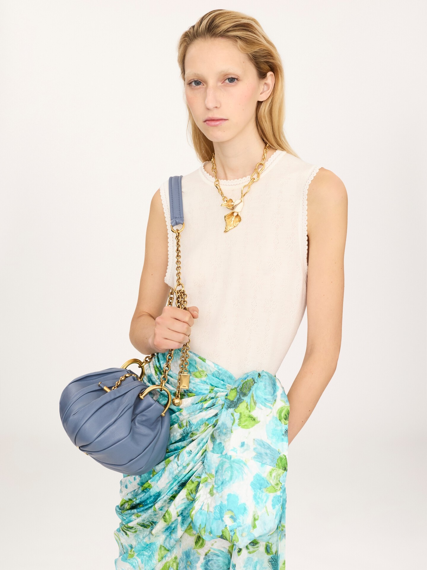 Chlo&eacute; Pliss&eacute; shoulder bag with chain in pleated leather - 3