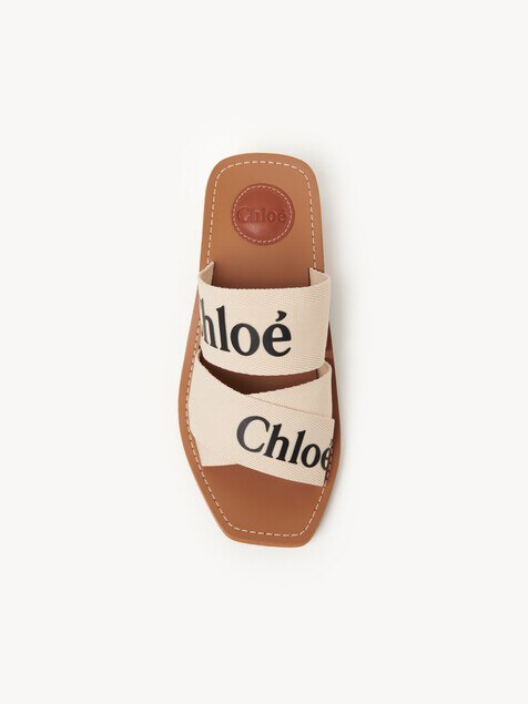 Woody heeled mule