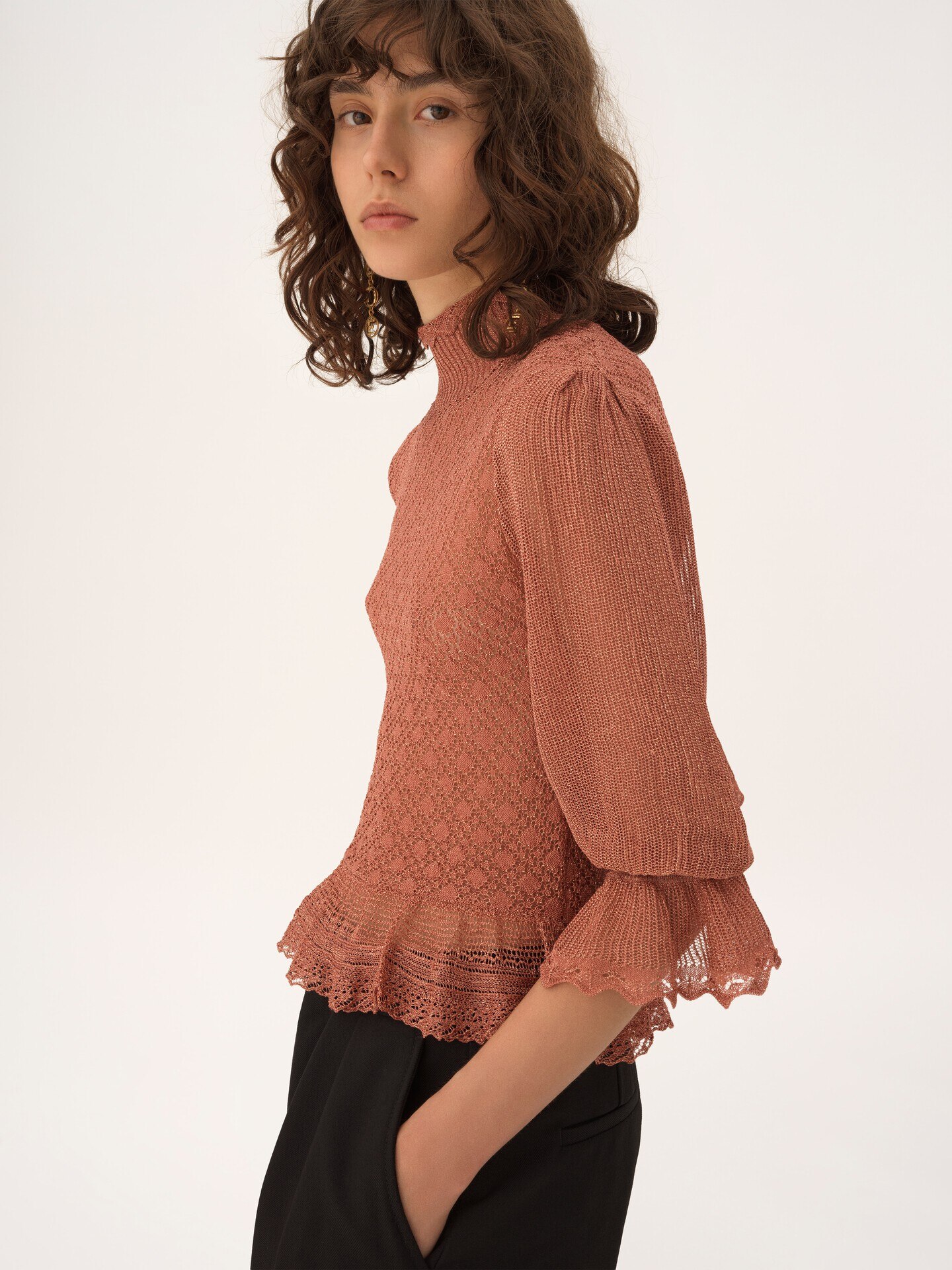 Ruffled puff-sleeve sweater in a lurex knit - 6