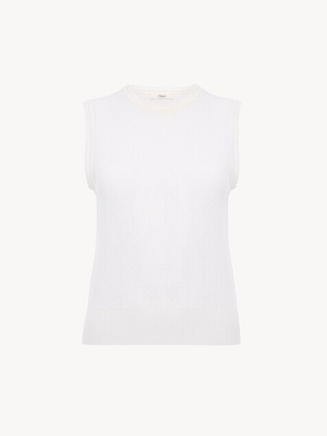 Sleeveless sweater in a wool knit