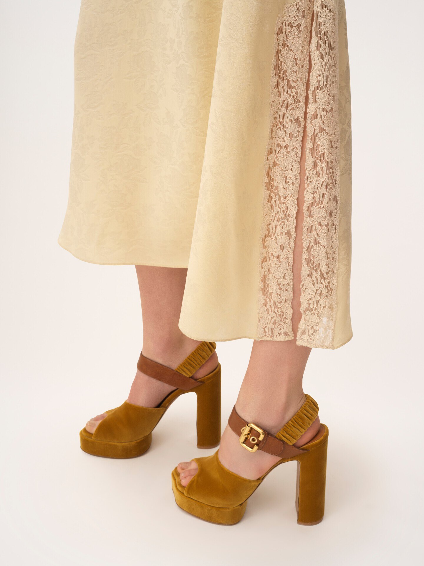Vestido midi con tirantes finos de jacquard de seda y encaje - 6