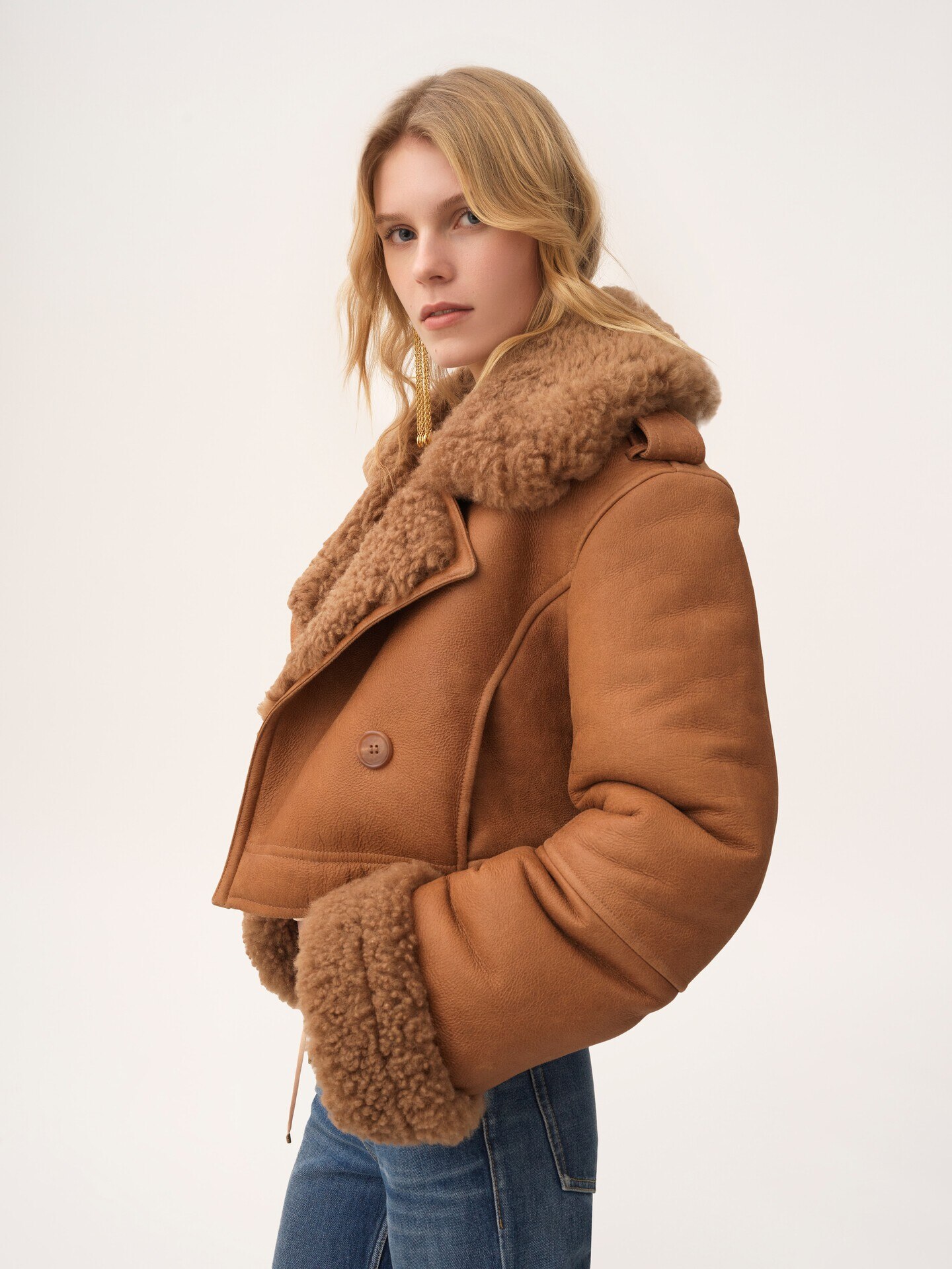 Cropped boxy jacket in leather - 7