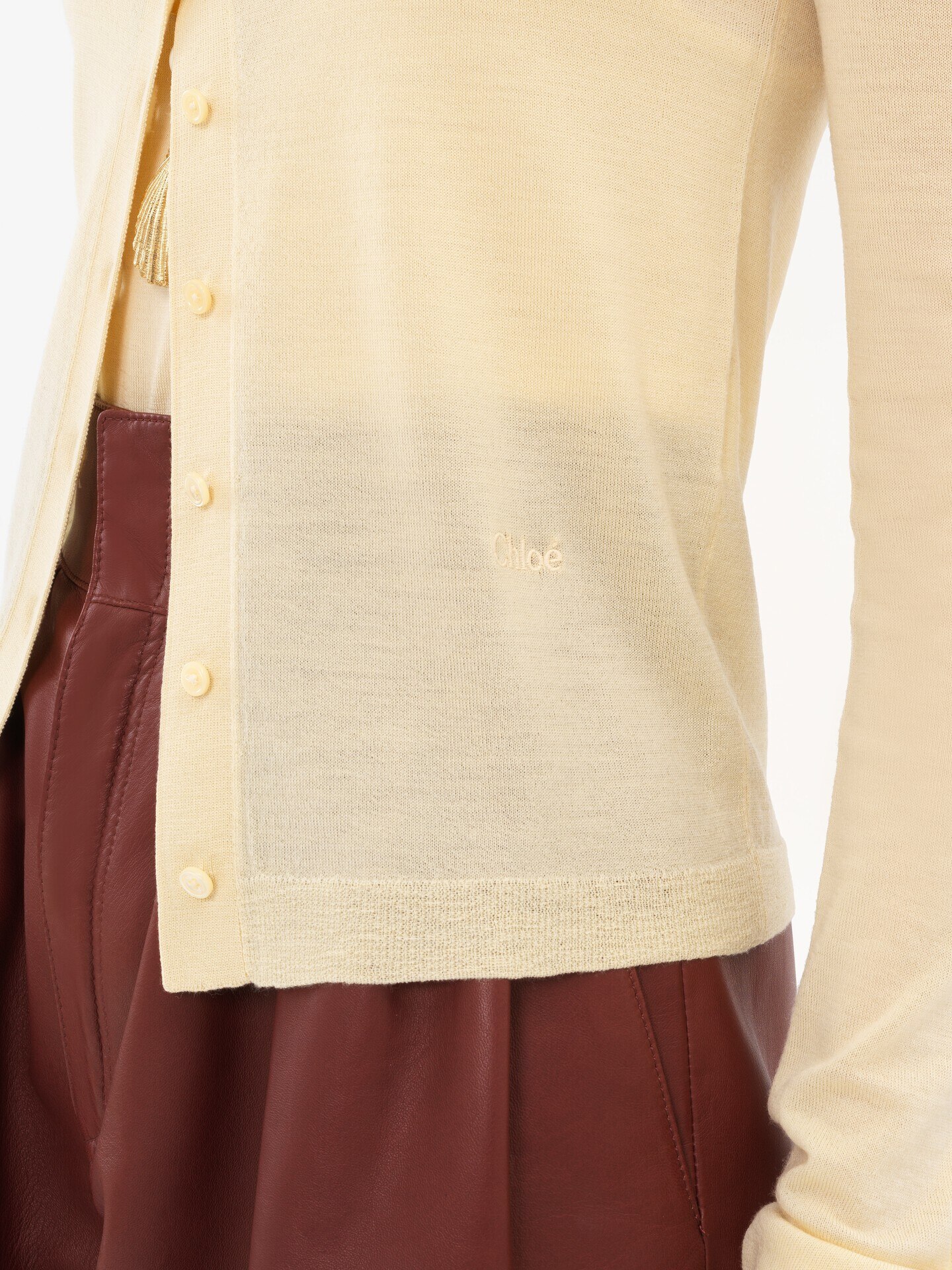 Scoop-neck fitted cardigan in superfine wool knit - 6