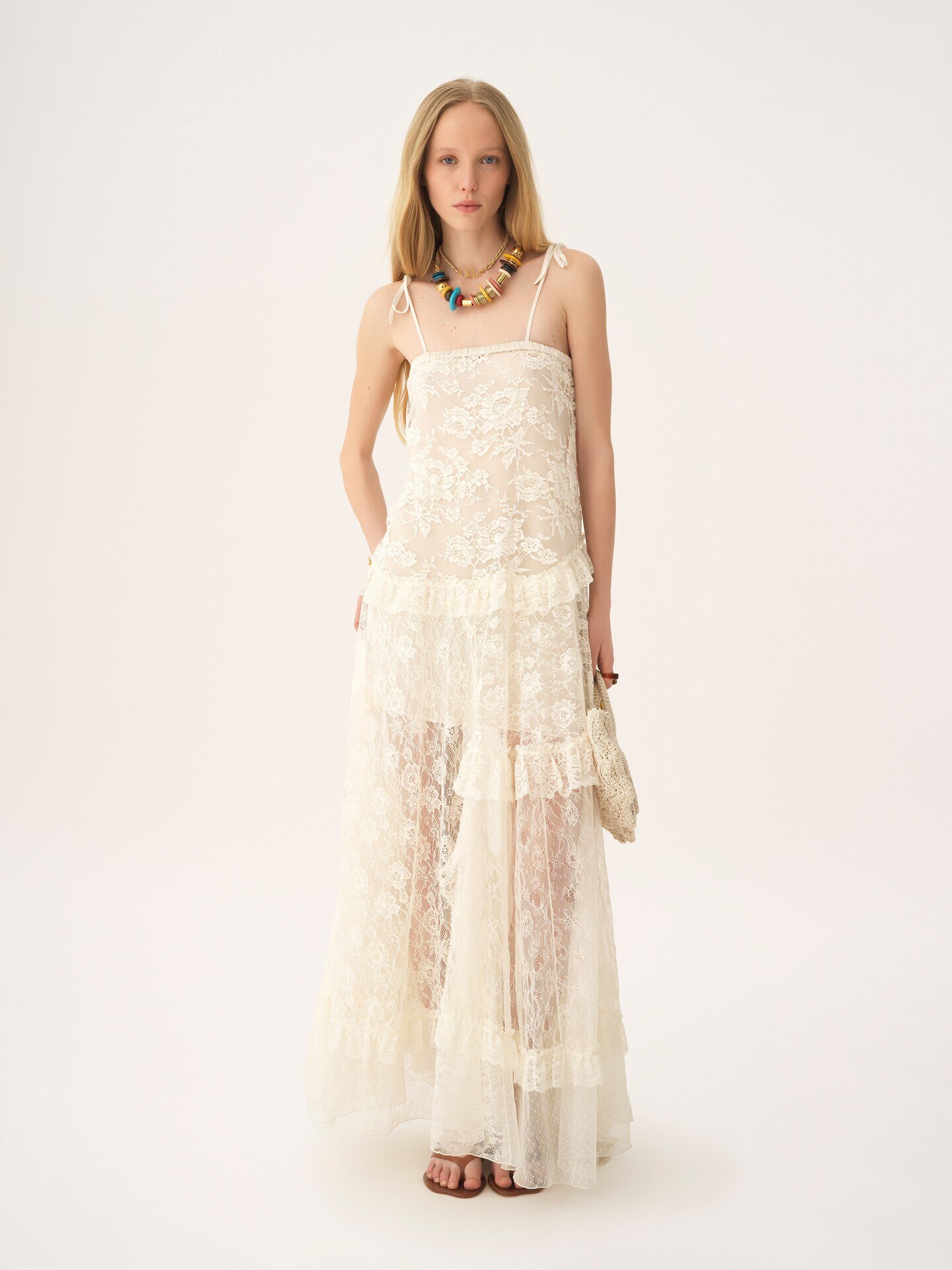 Thin-strap long dress in embroidered lace - 3