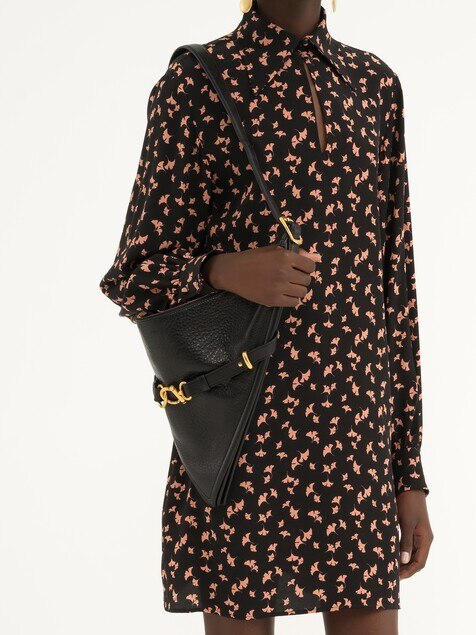 Cape bag in grained leather