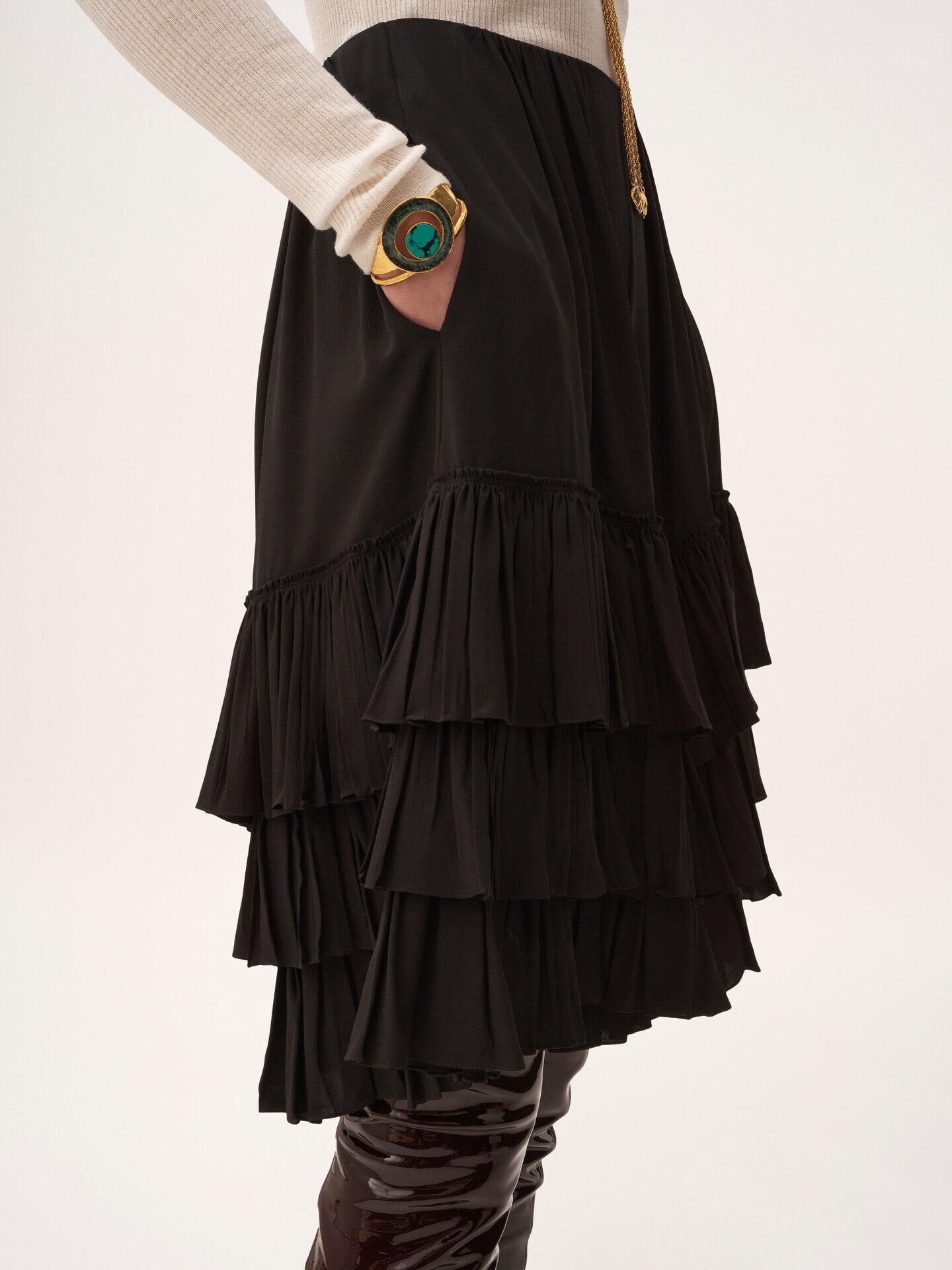 Ruffled tiered shorts in crêpe de chine - 4