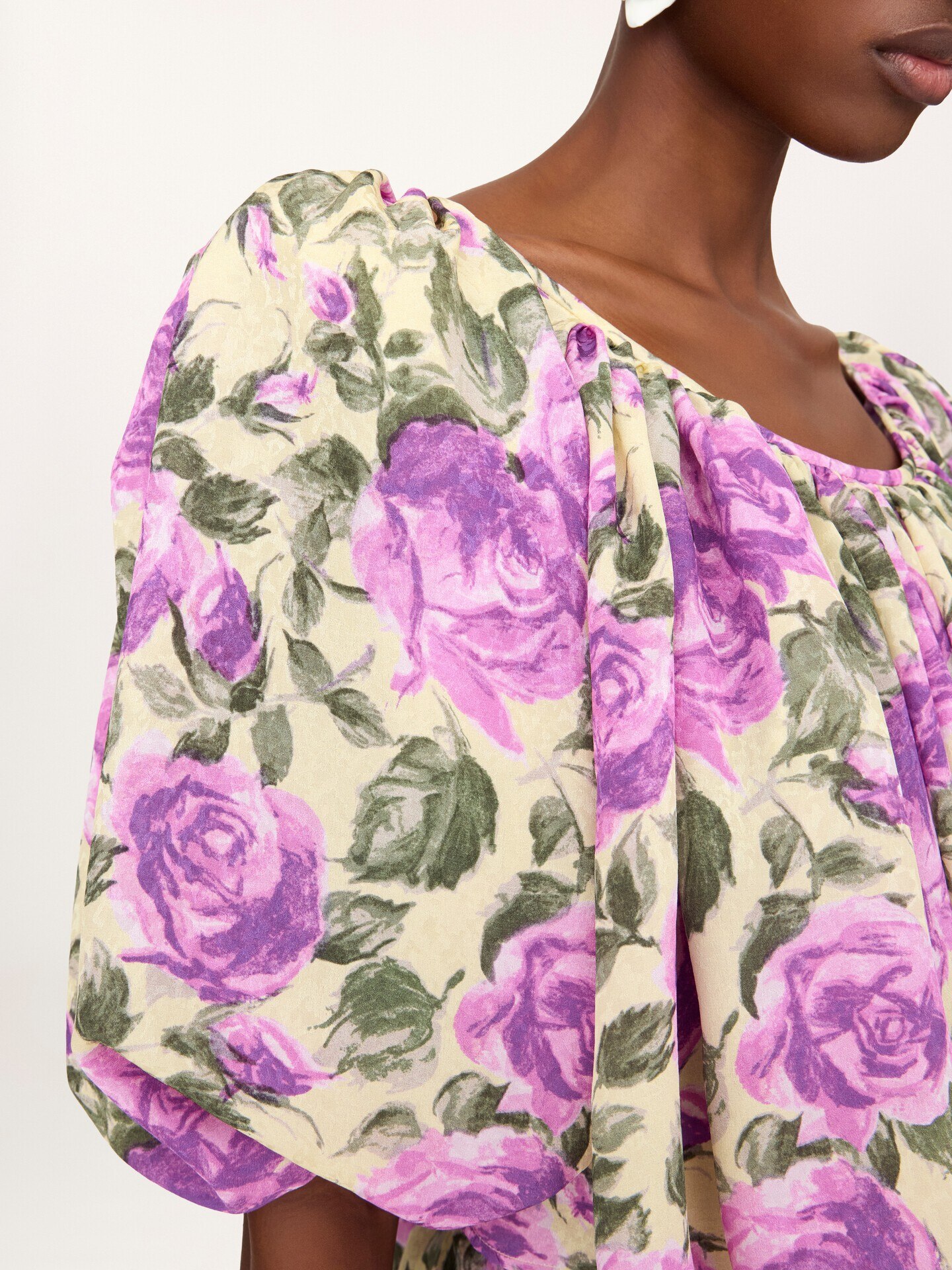 Puff-sleeve cropped top in silk jacquard - 6