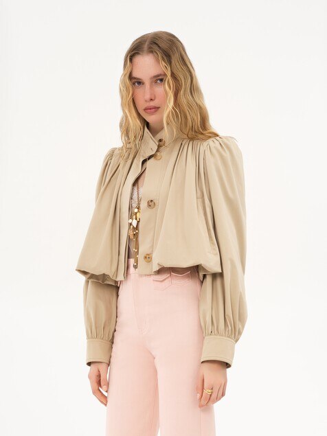 Chaqueta con fruncido globo de gabardina de algod&oacute;n