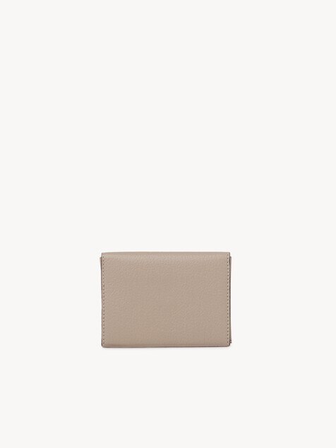 Envelope card holder in grained leather