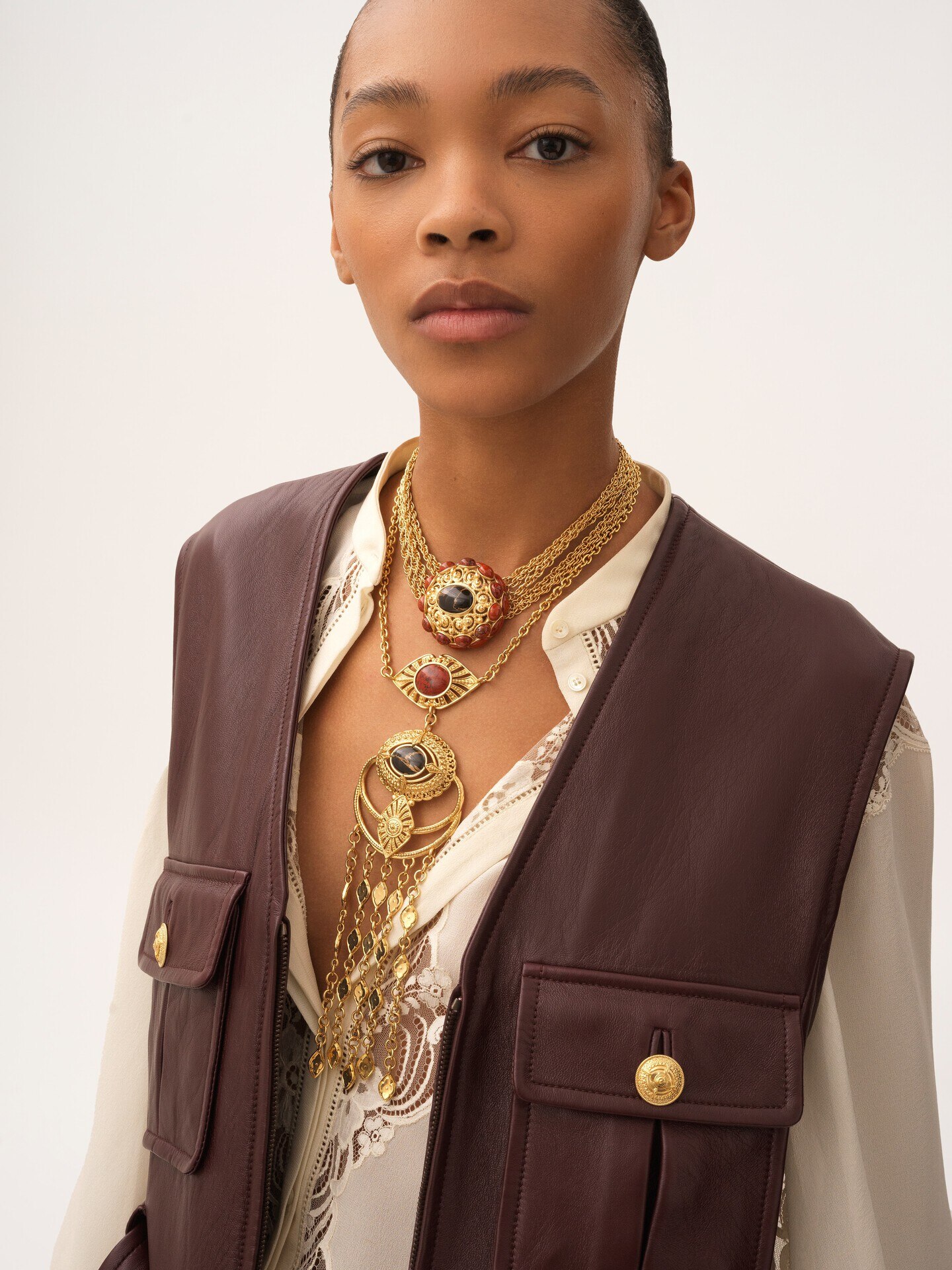 Utilitarian vest in leather - 6