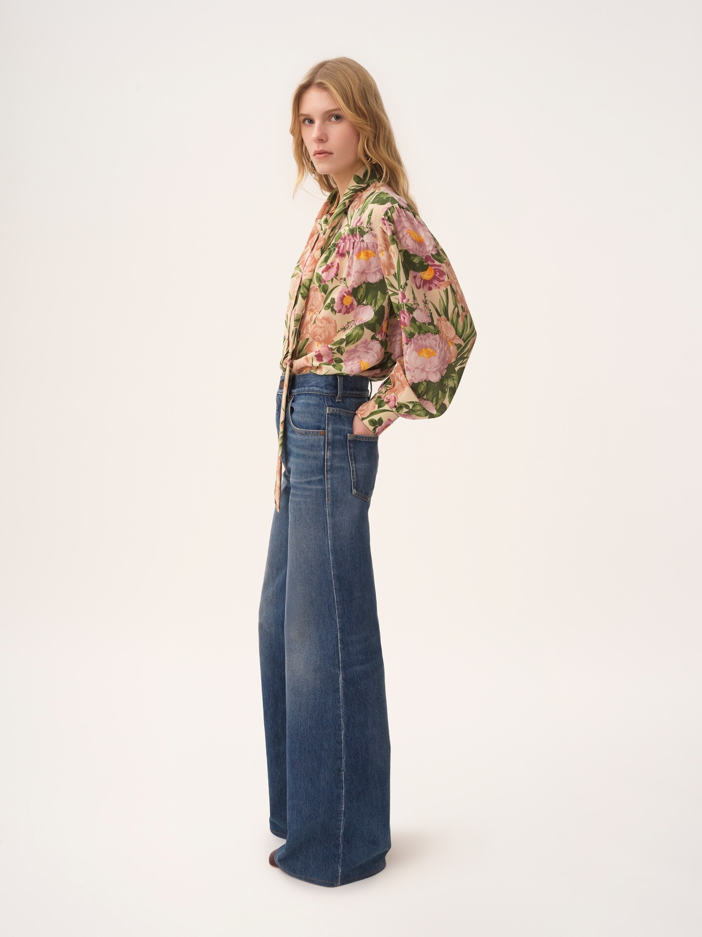 Maxi gathered lavallière blouse in crêpe de chine - 6