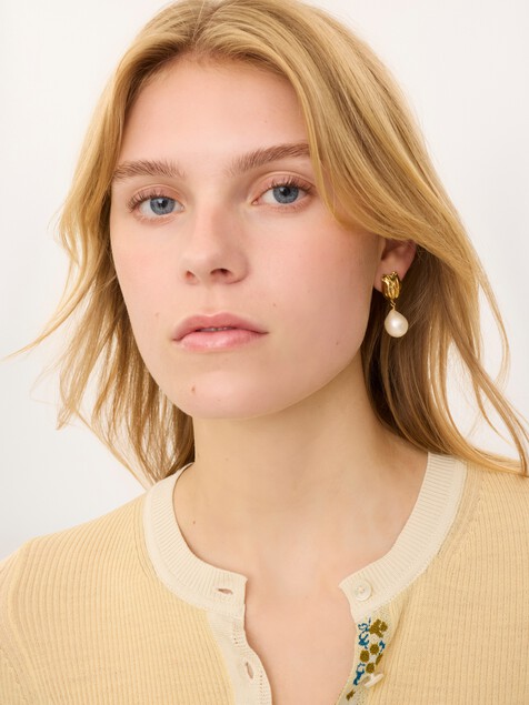 The Chlo&eacute; Tulip earrings
