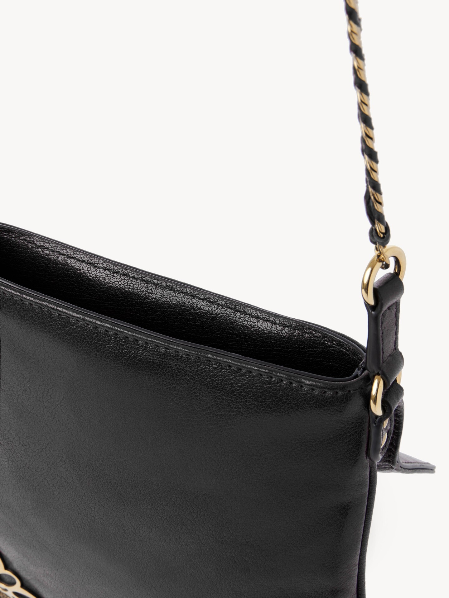 Château Treasures chain flap bag in grained leather - 6