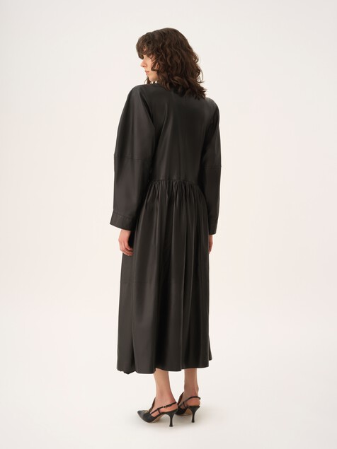 Oversized long riding coat in leather