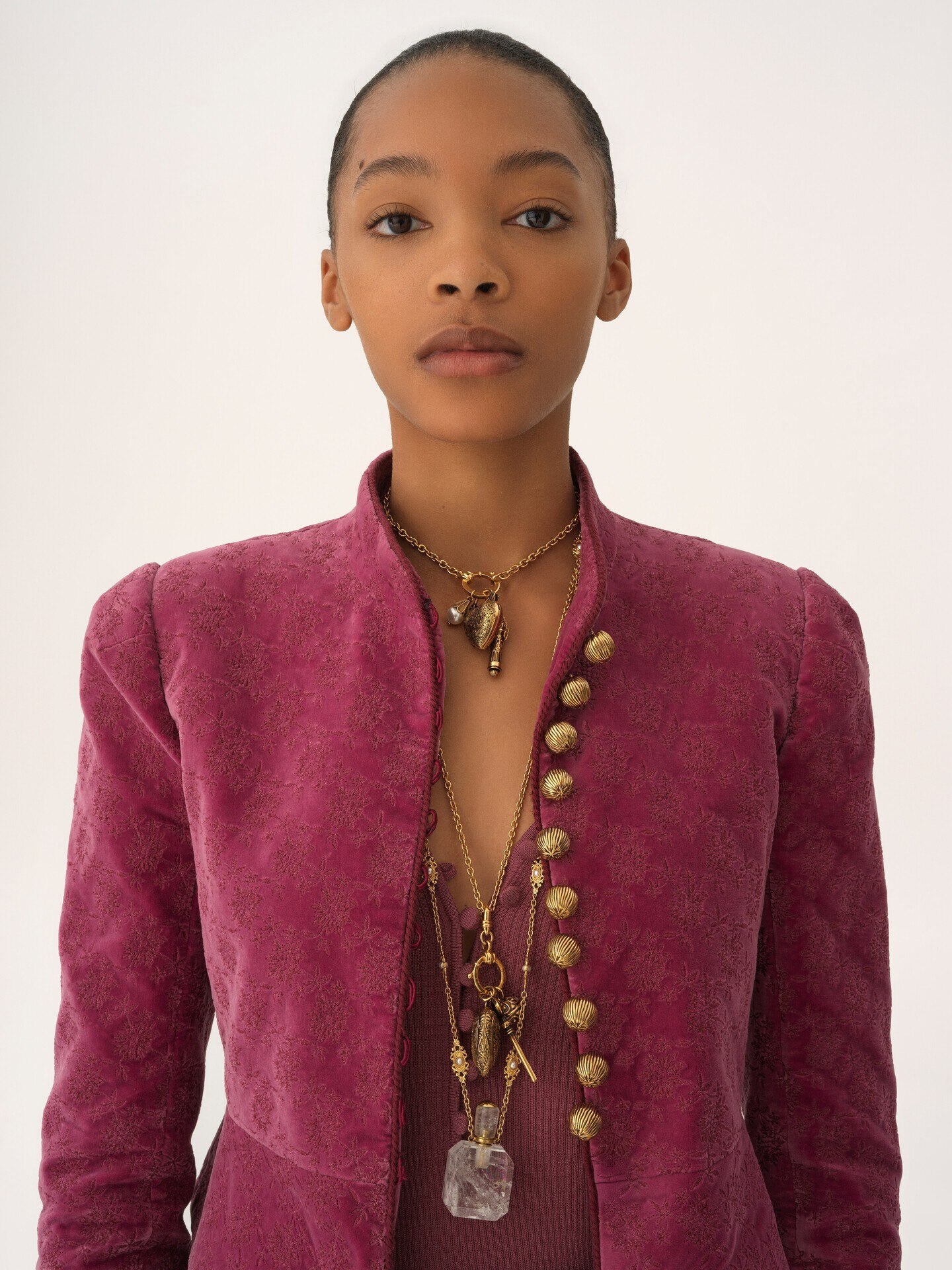 Chaqueta cropped ajustada de terciopelo - 7
