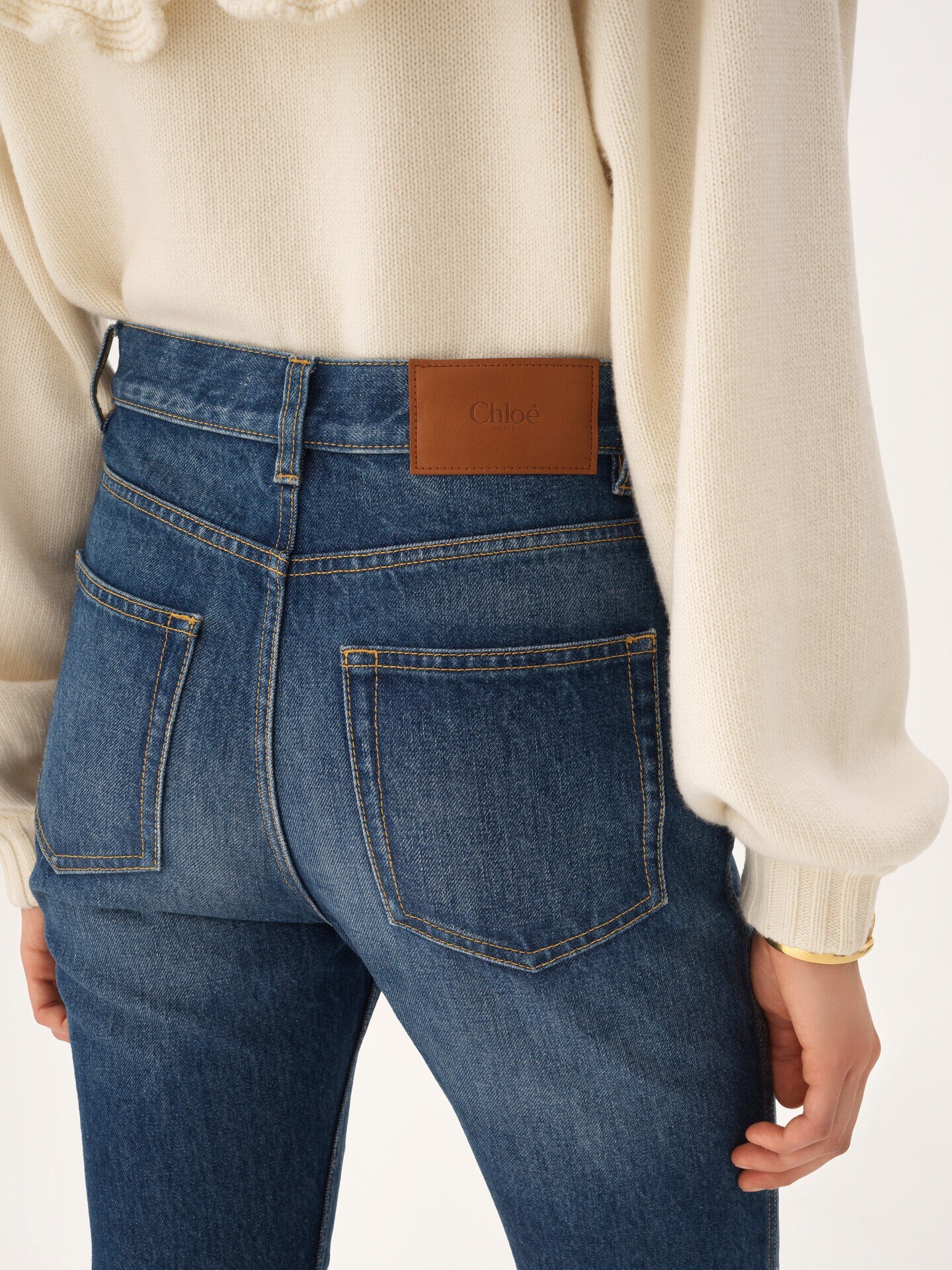 High-rise capri jeans in denim - 5