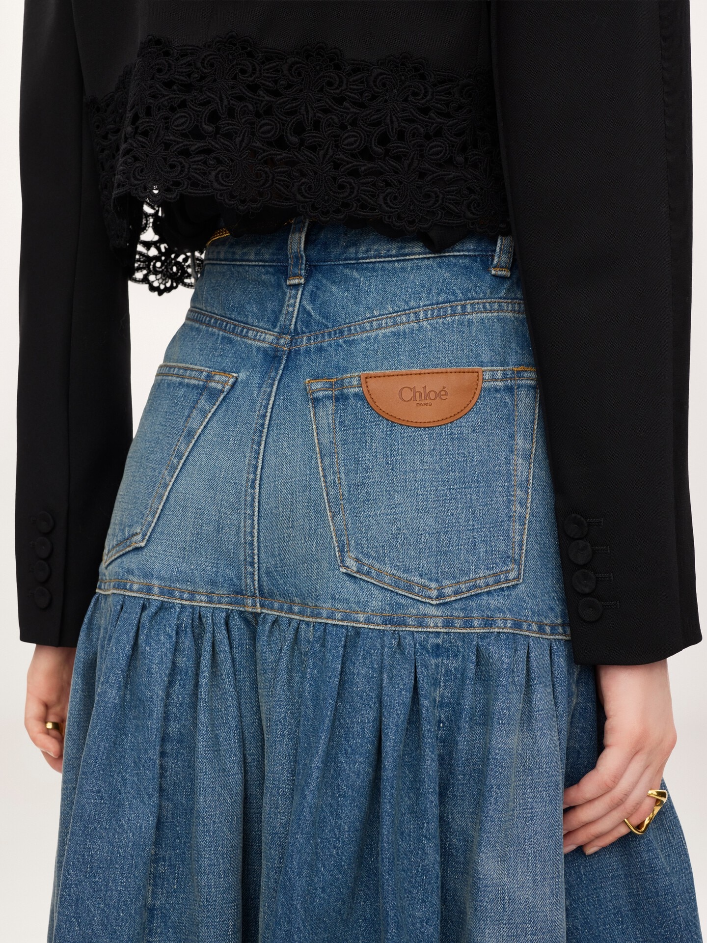 High-rise balloon jeans in denim - 7
