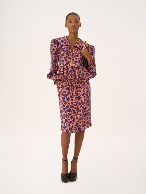 Short pencil skirt in crêpe de chine