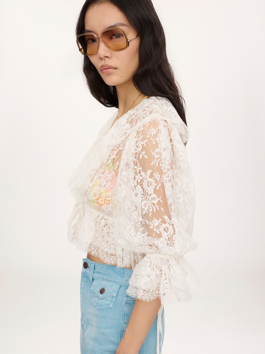 Cropped V-neck ruffle top in lace - 7