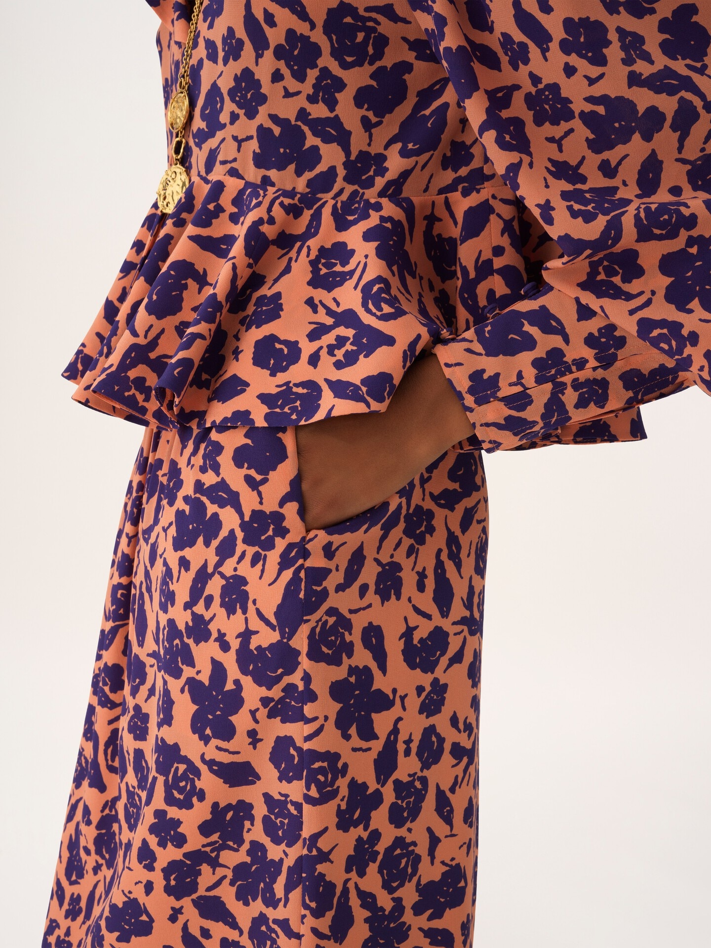 Short pencil skirt in cr&ecirc;pe de chine - 6