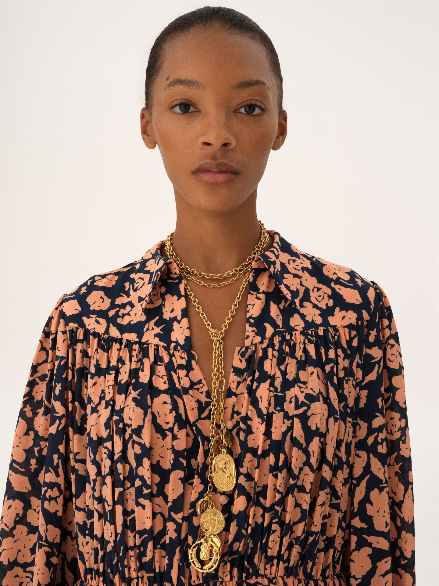 Gathered midi dress in cr&ecirc;pe de chine - 7