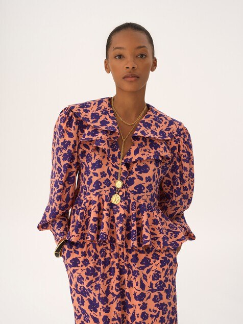 V-neck ruffled top in cr&ecirc;pe de chine