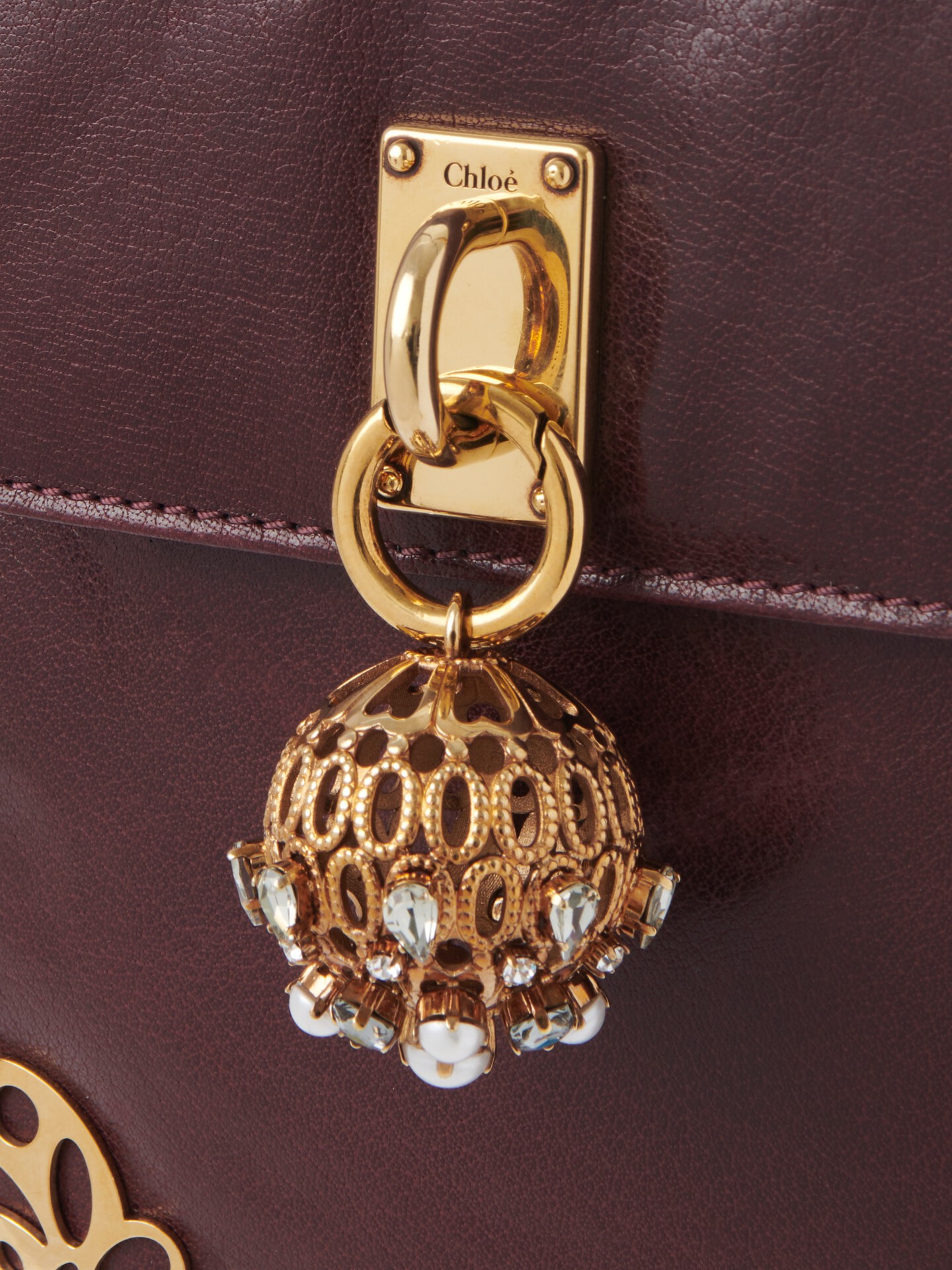 Château Treasures chain flap bag in grained leather - 7