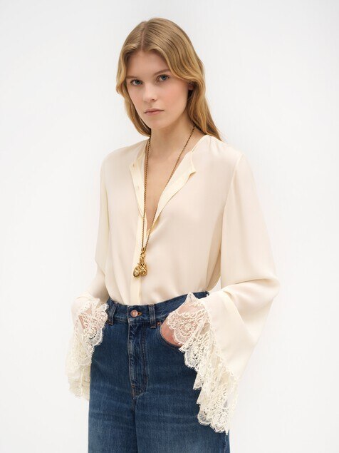 Collarless fluid blouse in crêpe de chine