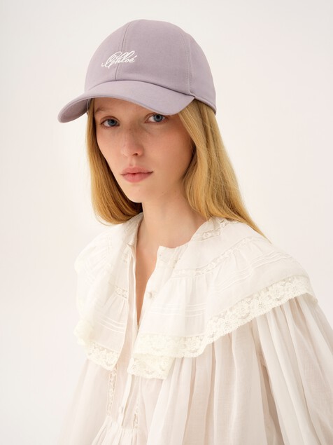 Gorra Chlo&eacute; Charms de algod&oacute;n