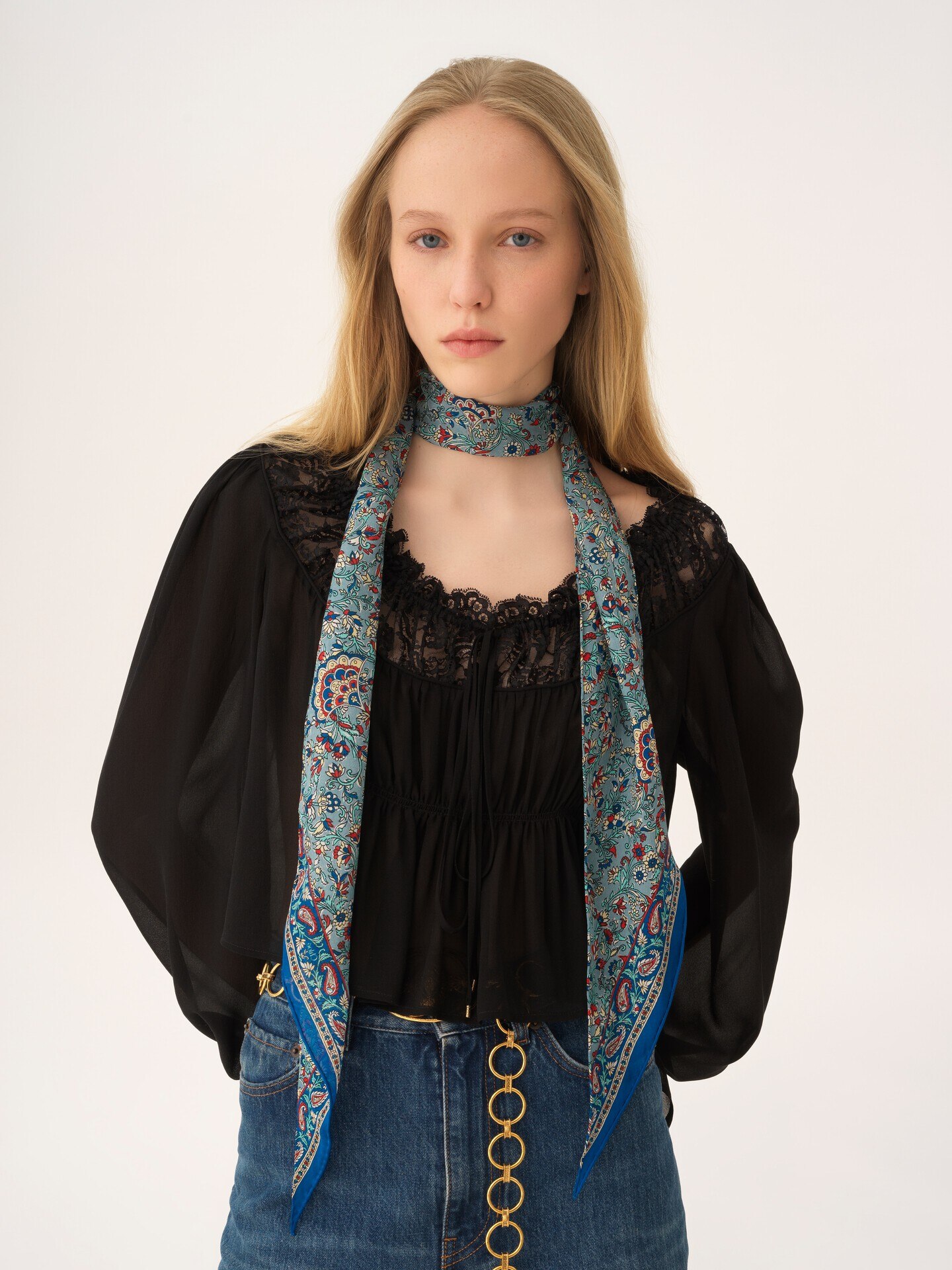 The Chloé Paisley bandeau scarf in silk charmeuse - 4