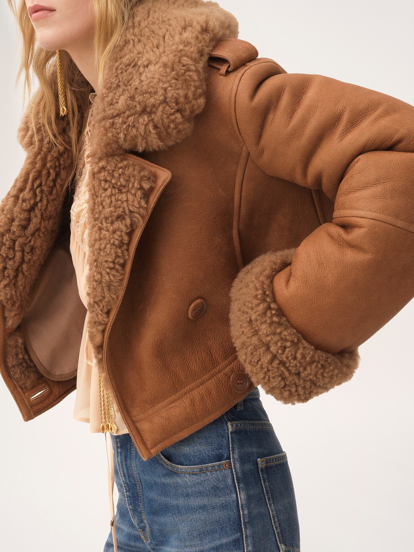Chaqueta cropped de corte boxy de cuero - 10